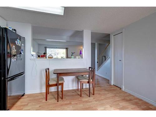 77 Baile Close North, Red Deer, AB - Indoor Photo Showing Dining Room