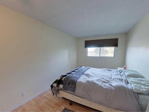 77 Baile Close North, Red Deer, AB - Indoor Photo Showing Bedroom