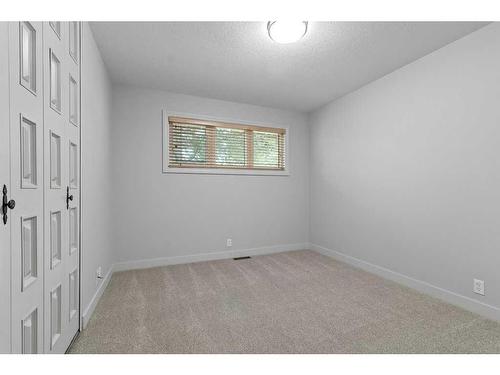 17 Ward Crescent, Red Deer, AB - Indoor Photo Showing Other Room