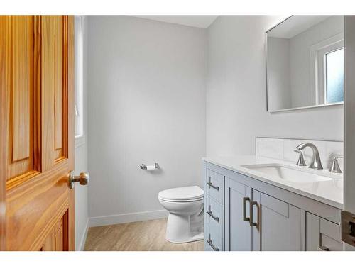 17 Ward Crescent, Red Deer, AB - Indoor Photo Showing Bathroom