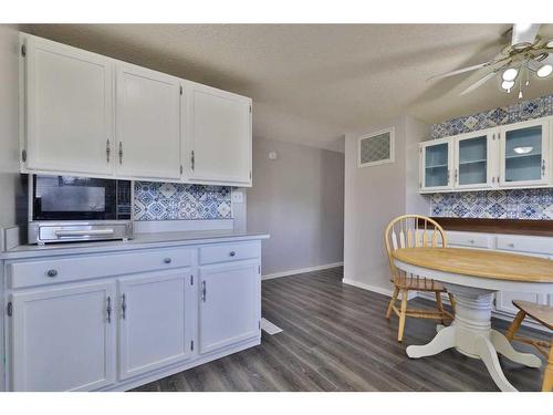 4820 55 Avenue, Camrose, AB - Indoor Photo Showing Kitchen