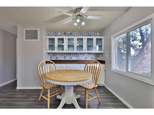 4820 55 Avenue, Camrose, AB - Indoor Photo Showing Dining Room