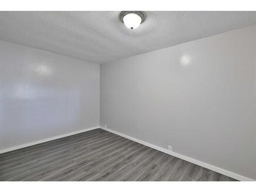 4820 55 Avenue, Camrose, AB - Indoor Photo Showing Other Room