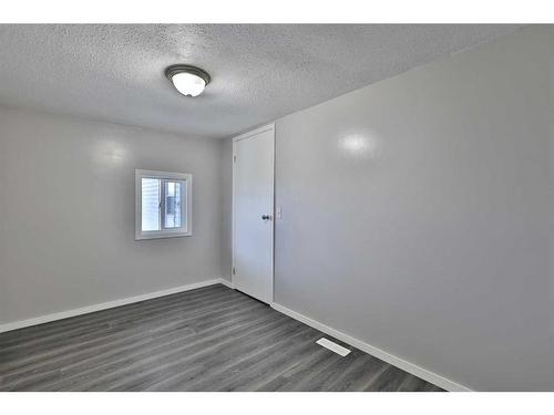 4820 55 Avenue, Camrose, AB - Indoor Photo Showing Other Room