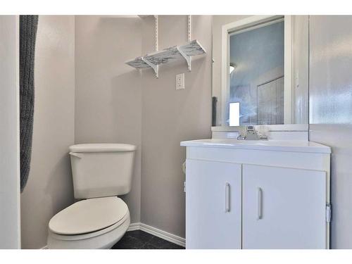 4820 55 Avenue, Camrose, AB - Indoor Photo Showing Bathroom