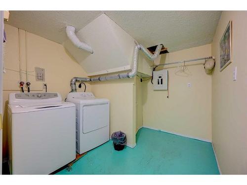 1809 26 Avenue, Delburne, AB - Indoor Photo Showing Laundry Room