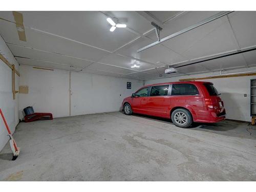 1809 26 Avenue, Delburne, AB - Indoor Photo Showing Garage