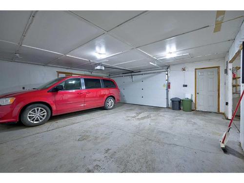 1809 26 Avenue, Delburne, AB - Indoor Photo Showing Garage