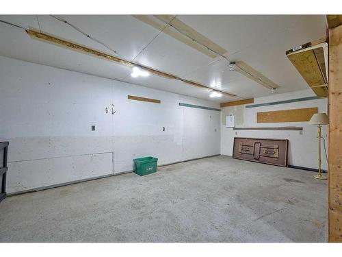 1809 26 Avenue, Delburne, AB - Indoor Photo Showing Garage