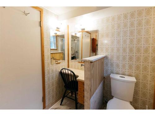 4401 40A Avenue, Red Deer, AB - Indoor Photo Showing Bathroom