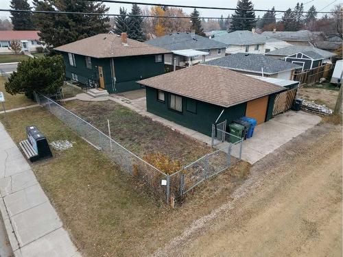 4401 40A Avenue, Red Deer, AB - Outdoor