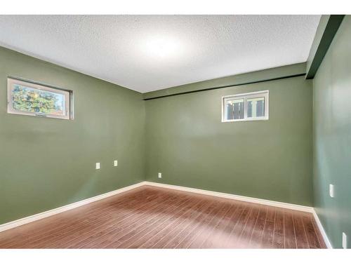 2229 20 Avenue, Bowden, AB - Indoor Photo Showing Other Room