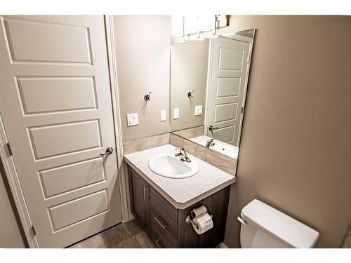 89 Crimson Court, Blackfalds, AB - Indoor Photo Showing Bathroom