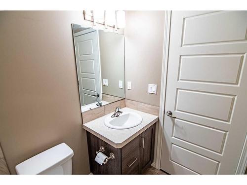 89 Crimson Court, Blackfalds, AB - Indoor Photo Showing Bathroom