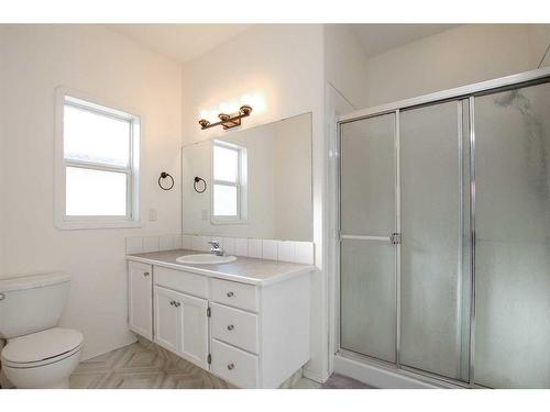 112 Archibald Crescent, Red Deer, AB - Indoor Photo Showing Bathroom