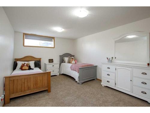 112 Archibald Crescent, Red Deer, AB - Indoor Photo Showing Bedroom