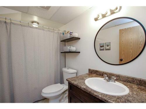 112 Archibald Crescent, Red Deer, AB - Indoor Photo Showing Bathroom