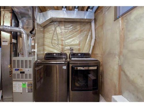 112 Archibald Crescent, Red Deer, AB - Indoor Photo Showing Laundry Room