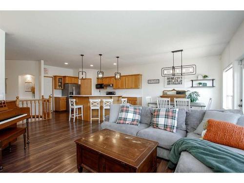 112 Archibald Crescent, Red Deer, AB - Indoor Photo Showing Living Room