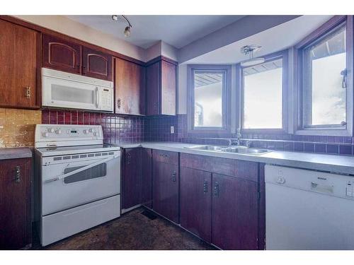 5741 35 Street, Red Deer, AB - Indoor Photo Showing Kitchen With Double Sink