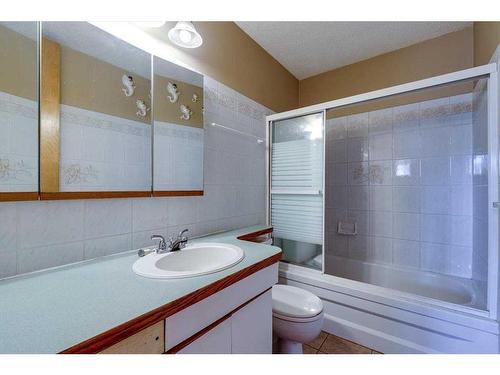 5741 35 Street, Red Deer, AB - Indoor Photo Showing Bathroom