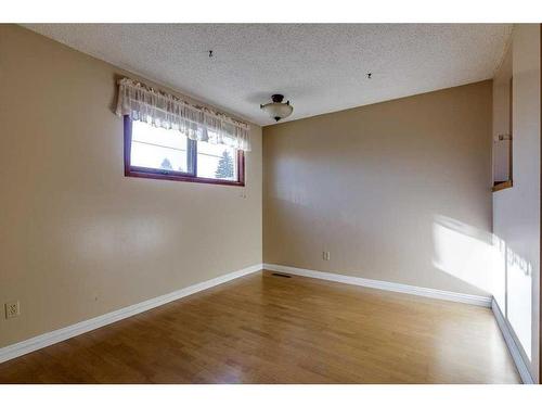 5741 35 Street, Red Deer, AB - Indoor Photo Showing Other Room