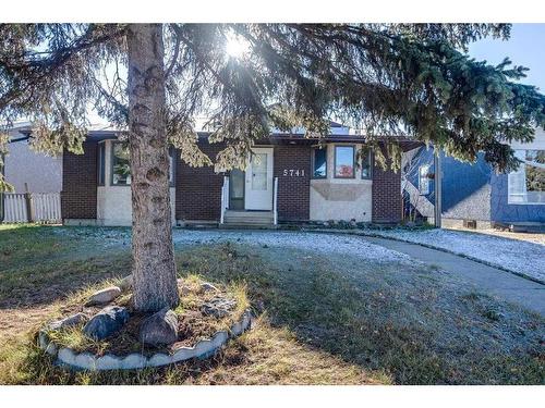 5741 35 Street, Red Deer, AB - Outdoor