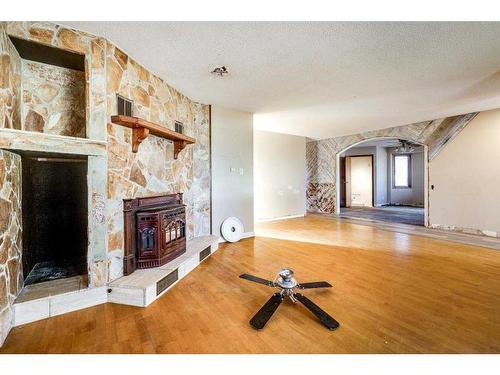 5741 35 Street, Red Deer, AB - Indoor With Fireplace