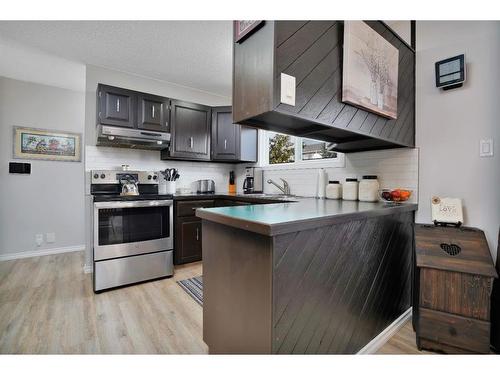 5608 56A Avenue, Rocky Mountain House, AB - Indoor Photo Showing Kitchen