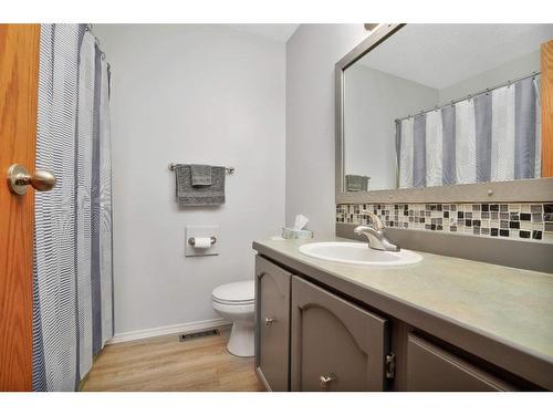 5608 56A Avenue, Rocky Mountain House, AB - Indoor Photo Showing Bathroom