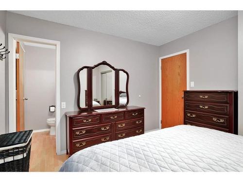 5608 56A Avenue, Rocky Mountain House, AB - Indoor Photo Showing Bathroom