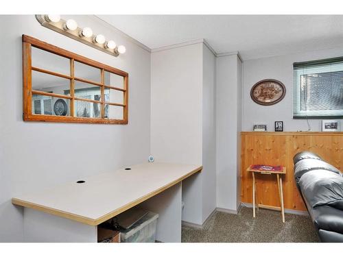 5608 56A Avenue, Rocky Mountain House, AB - Indoor Photo Showing Bedroom