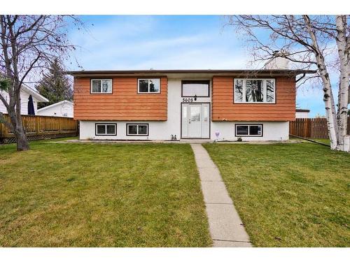 5608 56A Avenue, Rocky Mountain House, AB - Outdoor