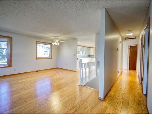 815 8 Street North, Three Hills, AB - Indoor Photo Showing Other Room