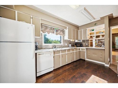 6219 Township Road 490, Rural Brazeau County, AB - Indoor Photo Showing Kitchen