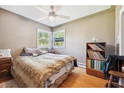 6219 Township Road 490, Rural Brazeau County, AB - Indoor Photo Showing Bedroom