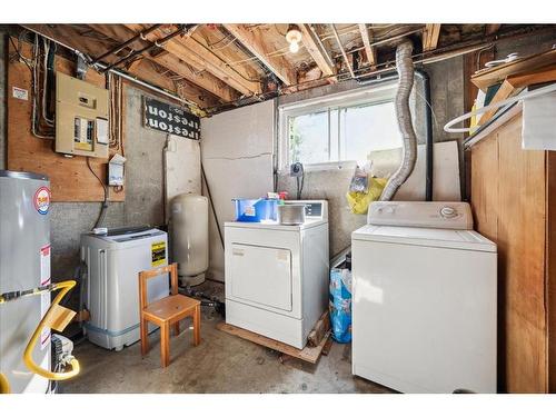 6219 Township Road 490, Rural Brazeau County, AB - Indoor Photo Showing Laundry Room