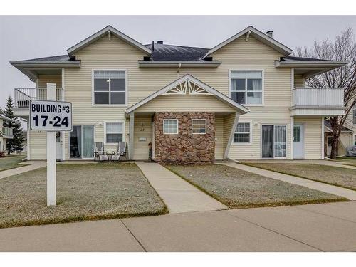 24-33 Jennings Crescent, Red Deer, AB - Outdoor With Facade