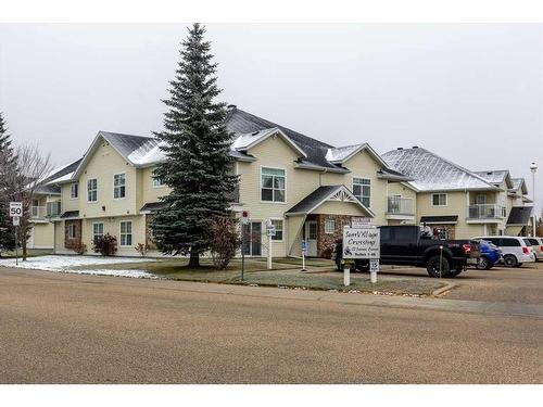 24-33 Jennings Crescent, Red Deer, AB - Outdoor With Facade