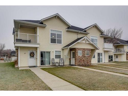 24-33 Jennings Crescent, Red Deer, AB - Outdoor With Facade