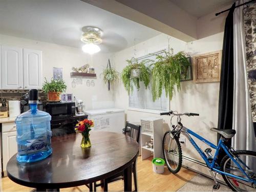 102-4904 54 Street West, Red Deer, AB - Indoor Photo Showing Dining Room