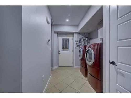 A/B-5333 76 Street, Red Deer, AB - Indoor Photo Showing Laundry Room