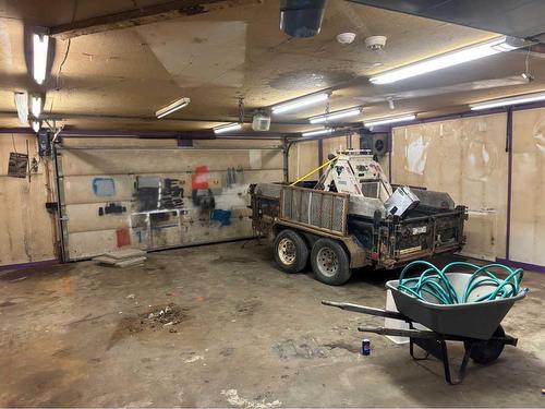 A/B-5333 76 Street, Red Deer, AB - Indoor Photo Showing Garage