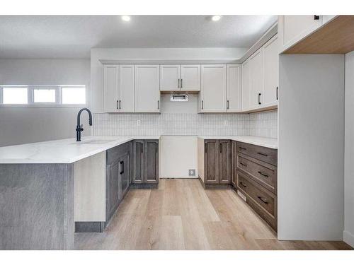 12 Ian Way, Sylvan Lake, AB - Indoor Photo Showing Kitchen