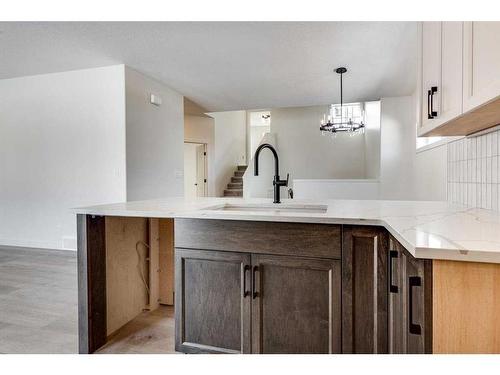 12 Ian Way, Sylvan Lake, AB - Indoor Photo Showing Kitchen