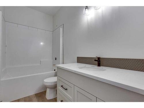 12 Ian Way, Sylvan Lake, AB - Indoor Photo Showing Bathroom