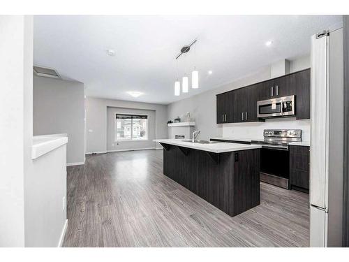 33 Athens Road, Blackfalds, AB - Indoor Photo Showing Kitchen With Upgraded Kitchen