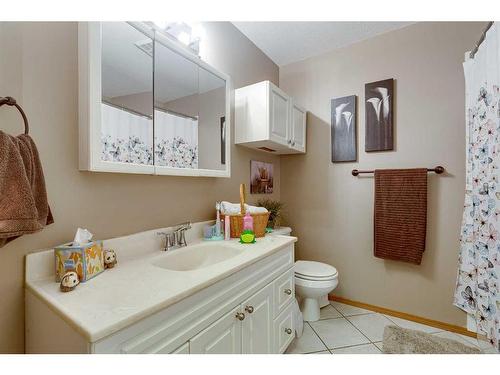 5238 45 Avenue, Rimbey, AB - Indoor Photo Showing Bathroom