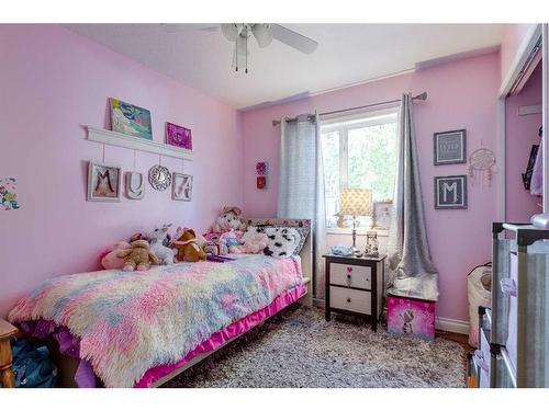 5238 45 Avenue, Rimbey, AB - Indoor Photo Showing Bedroom