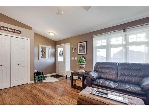 5238 45 Avenue, Rimbey, AB - Indoor Photo Showing Living Room